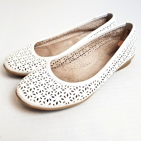 white mountain ballet flats